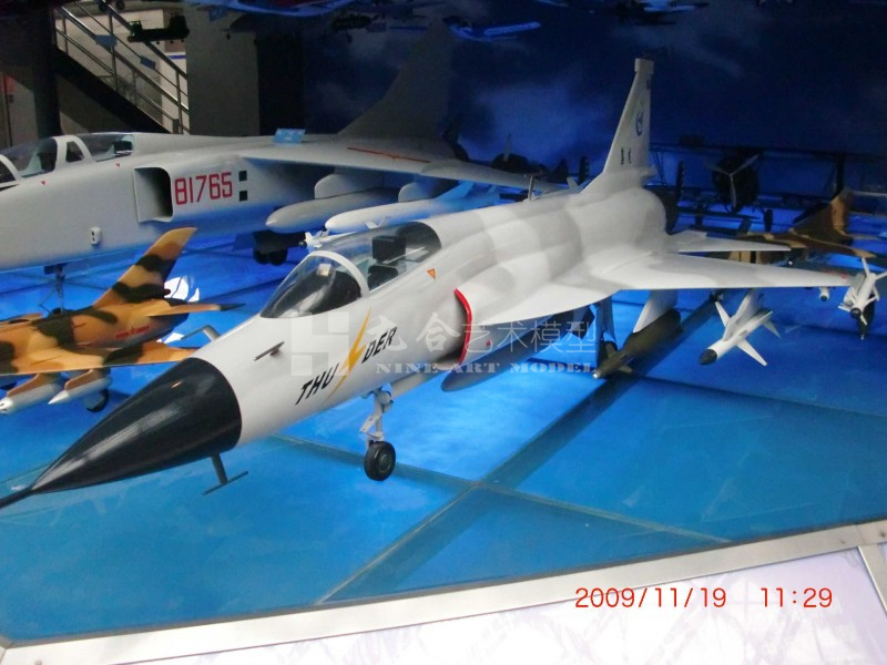 大比例動車組、飛機沙盤模型